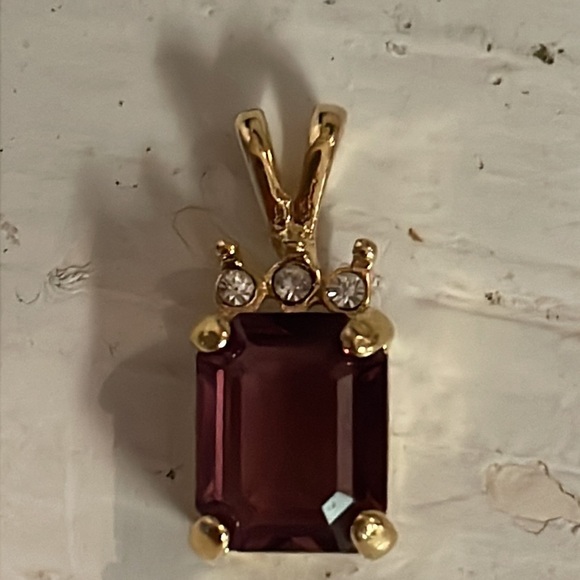 0.75” gold tone pendant with prong set amethyst color gem & 3 bezel set crystals - Picture 10 of 14